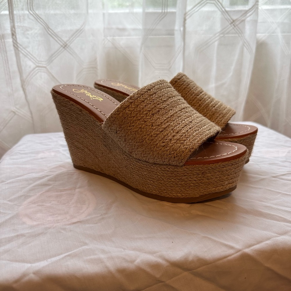 Women's Tan Wedge Sandals